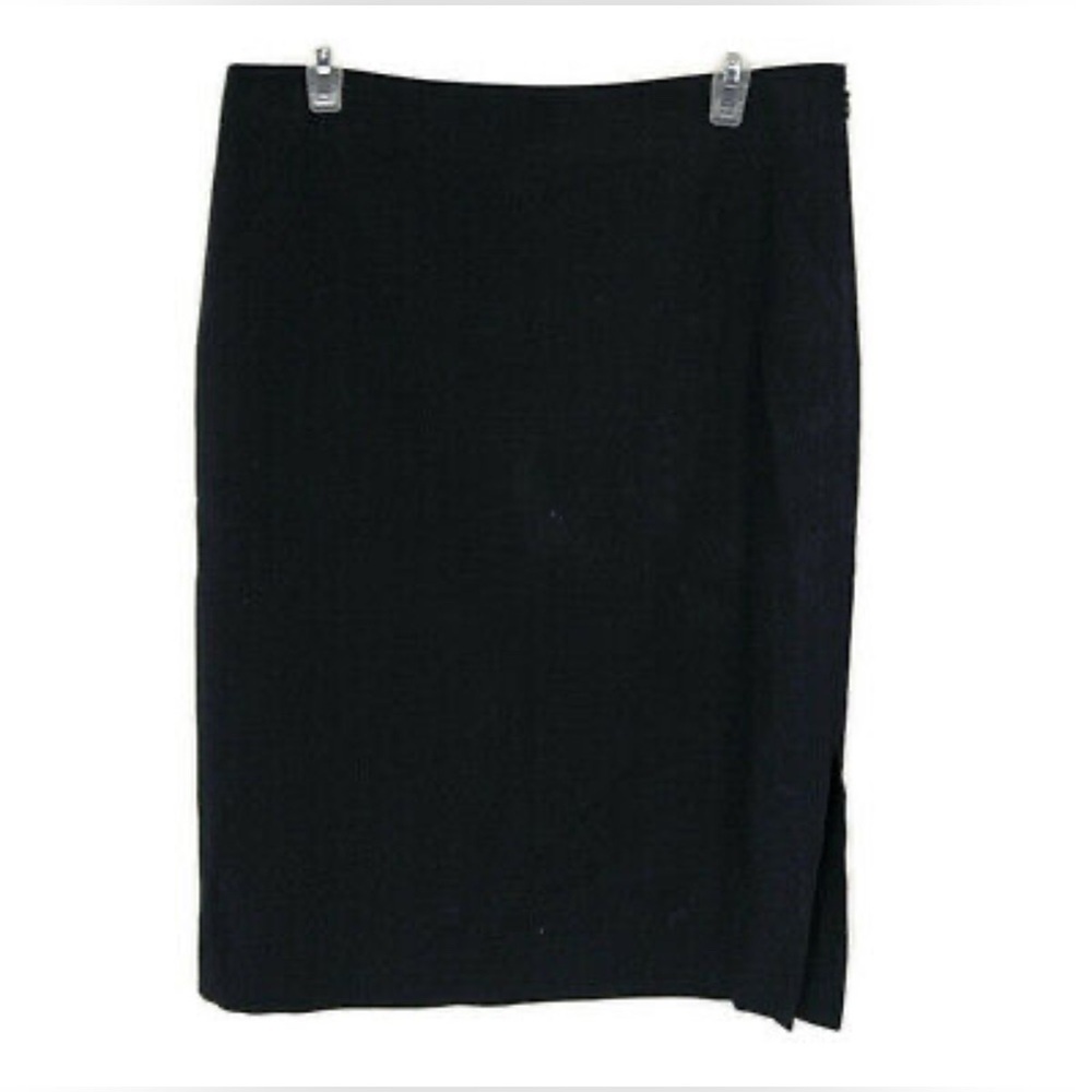 Ann Taylor Elegant Black Women's Skirt. Size-6 Petite